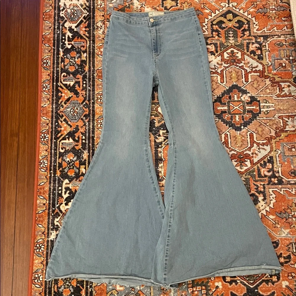 Free People Just Float On Super Flare Jeans | Women’s Size 29